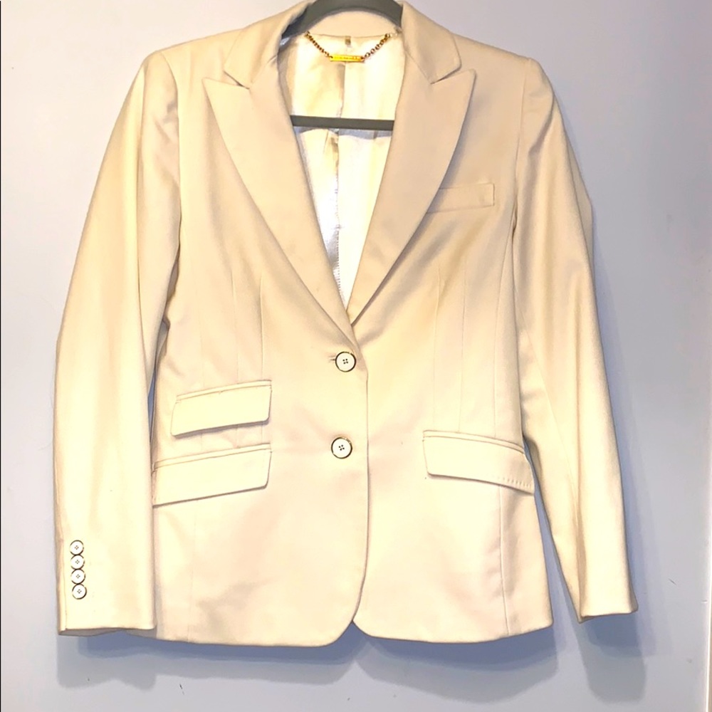 SOLD ☑️ Elie Tahari Blazer